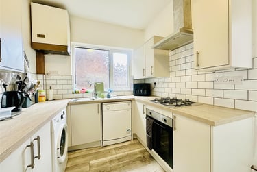 5 bed house, Woodborough Road, Carrington, Nottingham, NG34JT - Image 1